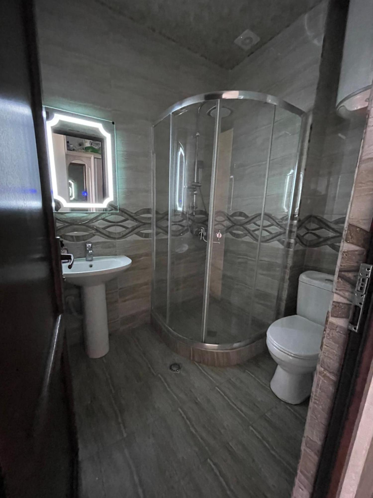 Roini Apartment Batumi Zewnętrze zdjęcie