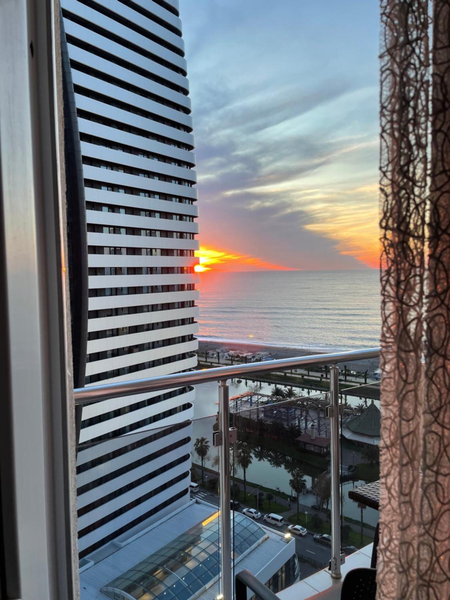 Roini Apartment Batumi Zewnętrze zdjęcie