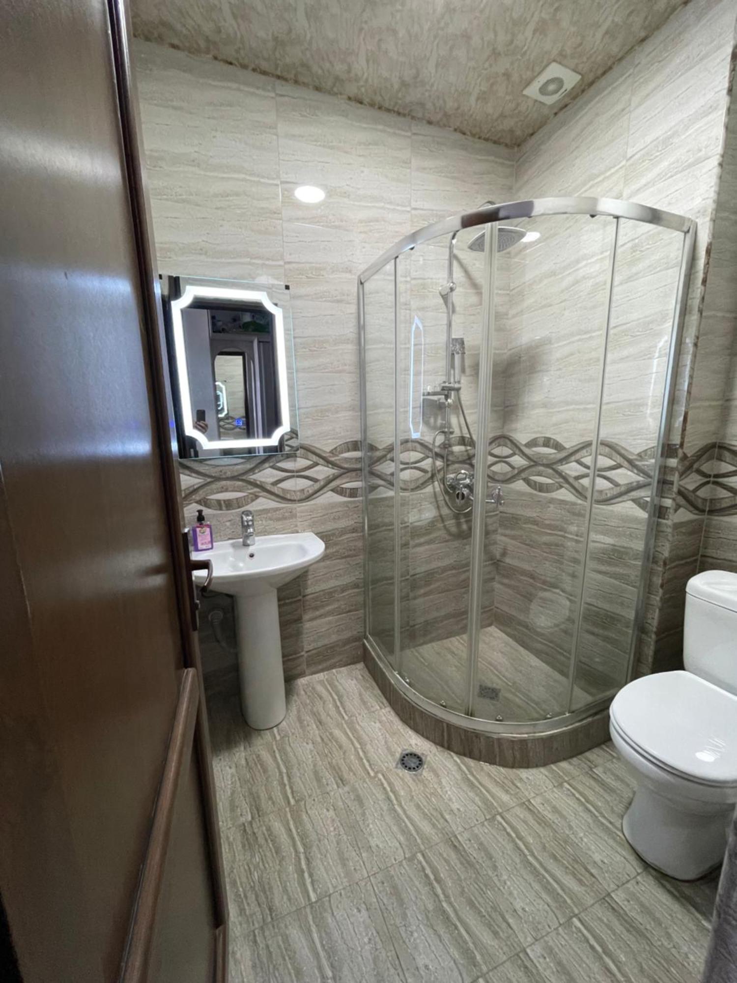 Roini Apartment Batumi Zewnętrze zdjęcie