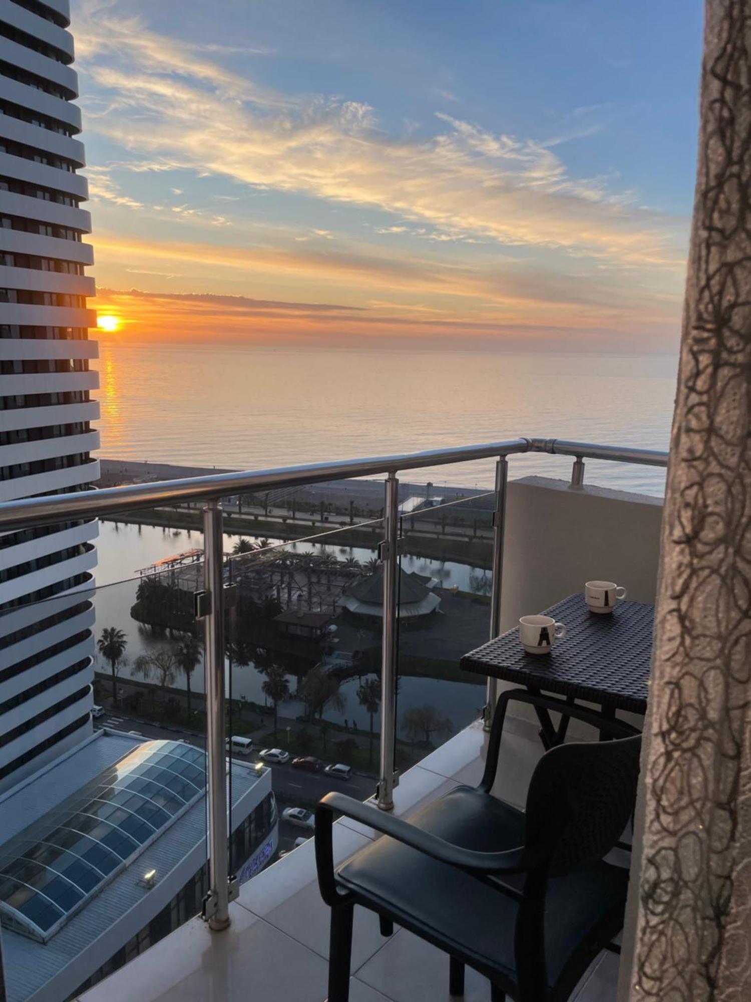 Roini Apartment Batumi Zewnętrze zdjęcie