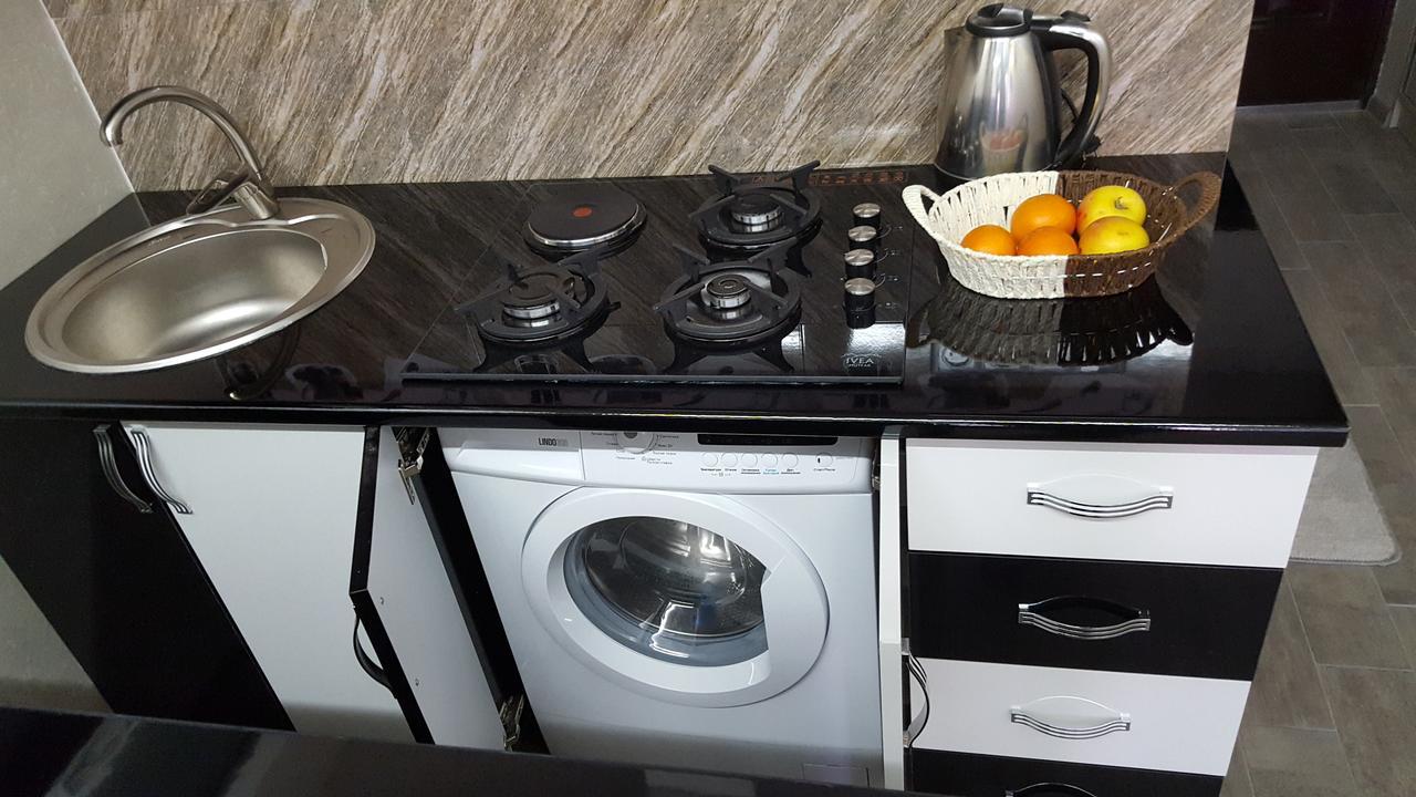Roini Apartment Batumi Zewnętrze zdjęcie